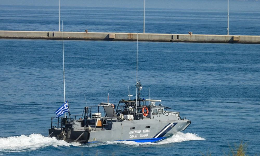 Ακυβέρνητο σκάφος από την Ιταλία προσάραξε στην... Ηλεία